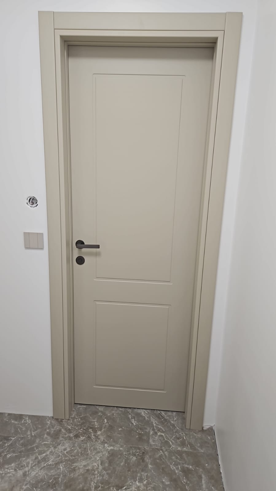 Harmony L2, bež izvedba 1